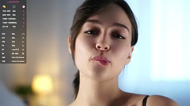 LettySlovacek online show from October 20, 2025, 3:08 am