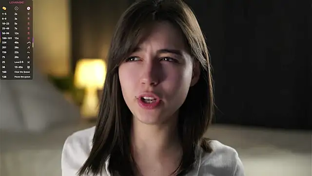 LettySlovacek online show from November 18, 2025, 2:27 am