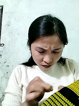 Mai4568 online show from December 17, 2025, 12:43 pm