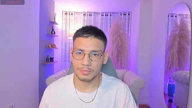 marcuswildx online show from September 29, 2025, 8:14 pm