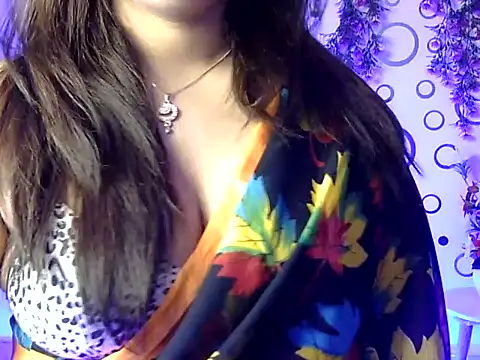 Aaliya02 online show from May 8, 2026, 12:42 pm
