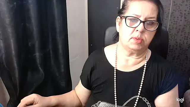 MissSanjanne online show from October 8, 2025, 7:32 am