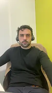 Snapshot of eauminerale chatting on February 18, 2026, 10:33 am eauminerale online show from February 18, 2026, 10:33 am