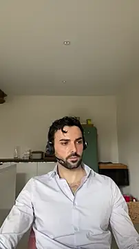 Snapshot of eauminerale chatting on February 19, 2026, 9:28 am eauminerale online show from February 19, 2026, 9:28 am