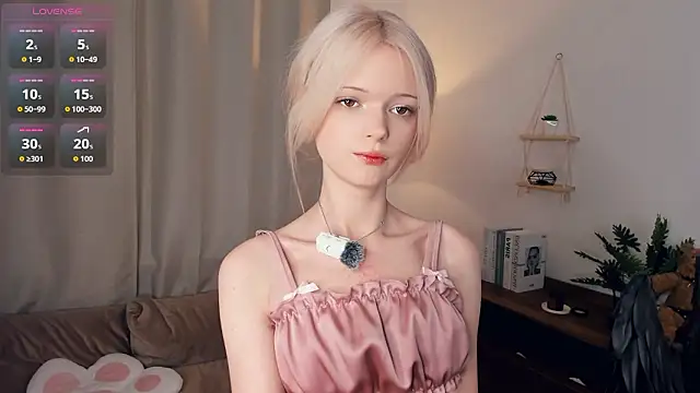 LaureMestler online show from February 22, 2026, 11:01 am