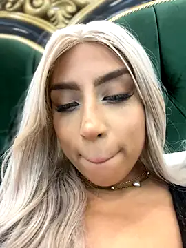 CourtneyRoses online show from October 9, 2025, 4:35 am