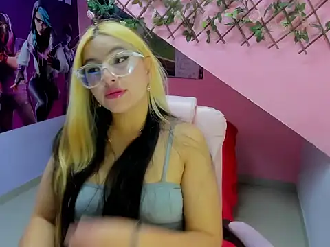 missylove303av online show from October 15, 2025, 2:36 pm