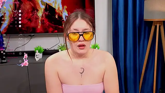 MarlaSemonick online show from October 12, 2025, 7:15 pm