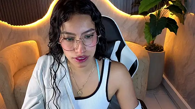 Snapshot of elowhyn_dior_tp chatting on September 27, 2025, 1:06 pm elowhyn dior tp online show from September 27, 2025, 1:06 pm