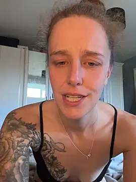 EmmieMaexox online show from October 20, 2025, 9:10 am