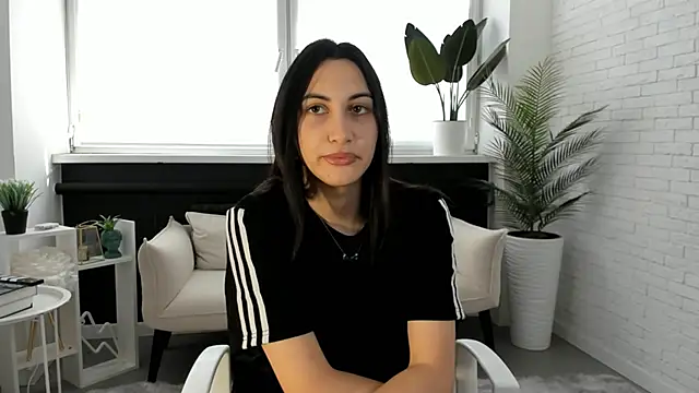 LizFall online show from October 8, 2025, 9:11 am