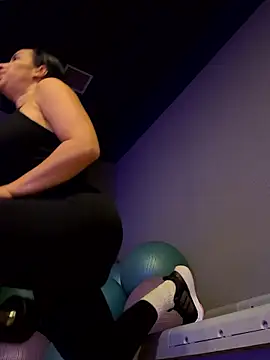 Anavalle online show from February 13, 2026, 5:35 pm