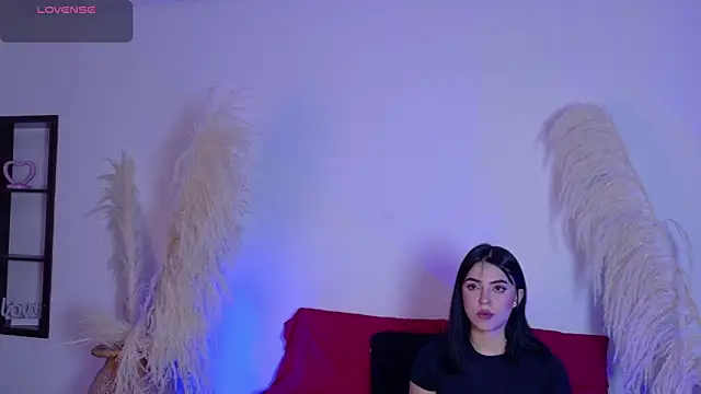 Zafira  online show from November 7, 2025, 8:02 pm