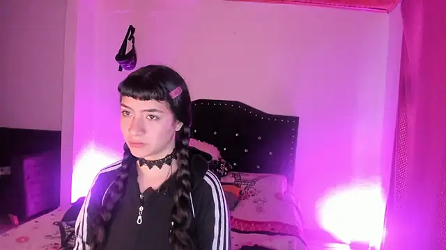 kitty  chs online show from December 4, 2025, 11:20 am