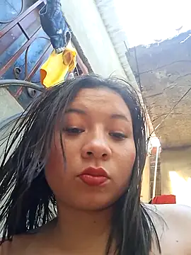 hot-mom22 online show from October 30, 2025, 9:33 pm