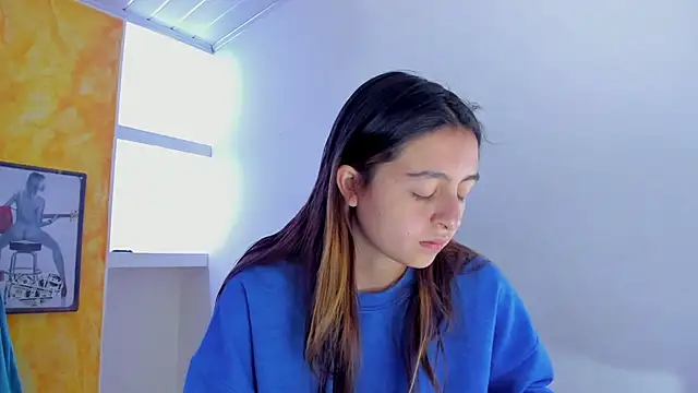 lala clark online show from February 12, 2026, 8:08 pm