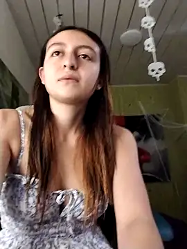 lala clark online show from November 16, 2025, 11:48 am