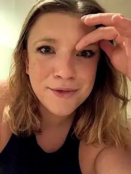 Seturselfonfire online show from October 15, 2025, 4:44 am