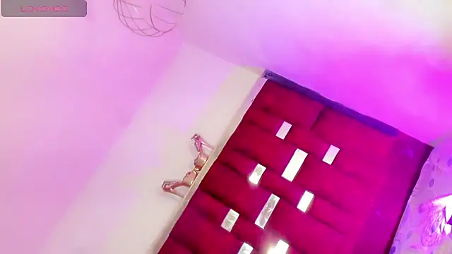 roxanawillts online show from March 25, 2026, 10:30 pm