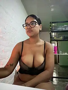 miiabrown18 online show from April 13, 2026, 1:15 pm