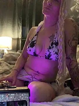 blondebarbiebae online show from May 25, 2026, 11:36 pm