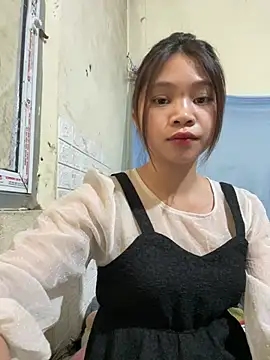 Mayy1 online show from April 11, 2026, 10:08 am