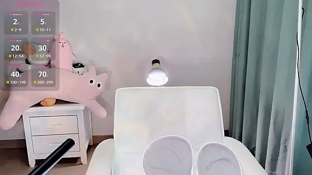 Snapshot of Luna--1 chatting on June 15, 2026, 12:49 pm Luna--1 online show from June 15, 2026, 12:49 pm