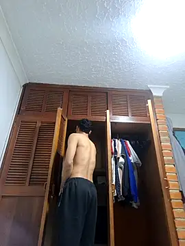 zkendell01 online show from September 27, 2025, 6:41 am