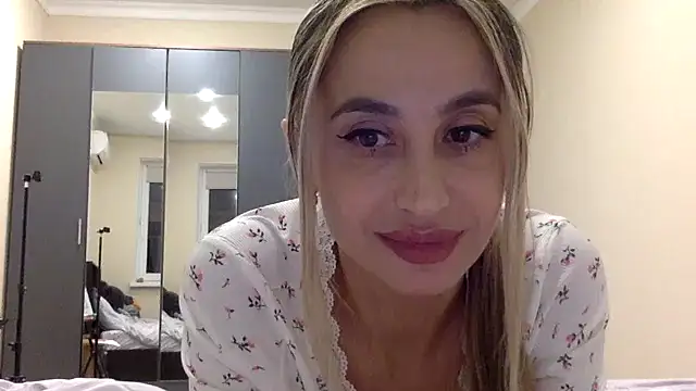 Snapshot of Jeyvaris chatting on September 30, 2025, 7:31 pm Jeyvaris online show from September 30, 2025, 7:31 pm