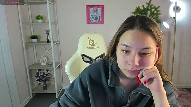 Al1ice Moures online show from December 18, 2025, 1:22 am