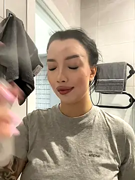 kiss Lissa online show from October 28, 2025, 9:52 am