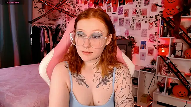 Ayla Hicks online show from November 5, 2025, 3:31 am