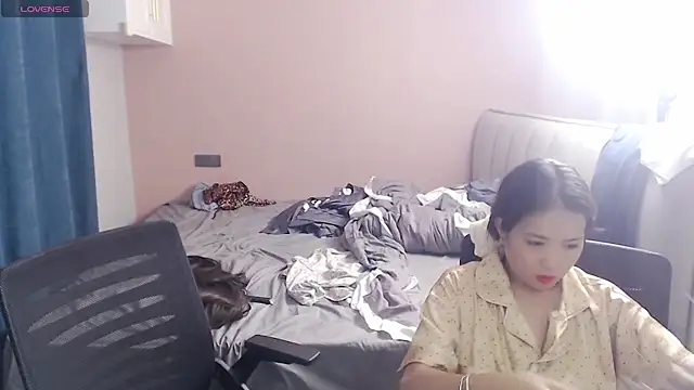 redrose520 online show from September 24, 2025, 8:21 am