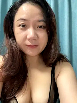 Momo-9988 online show from November 9, 2025, 3:38 pm