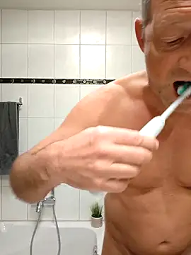 TommyTom76 online show from October 7, 2025, 8:04 am