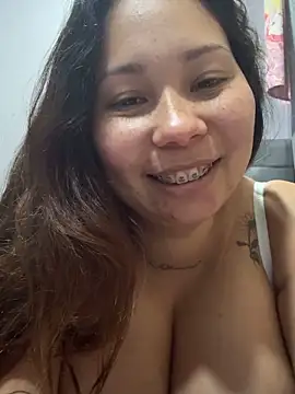 Snapshot of lachinita-32 chatting on October 24, 2025, 8:30 pm lachinita-32 online show from October 24, 2025, 8:30 pm