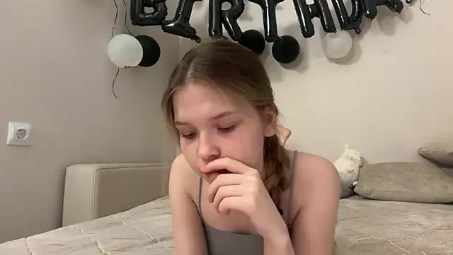 CandysRose online show from April 3, 2026, 12:17 am