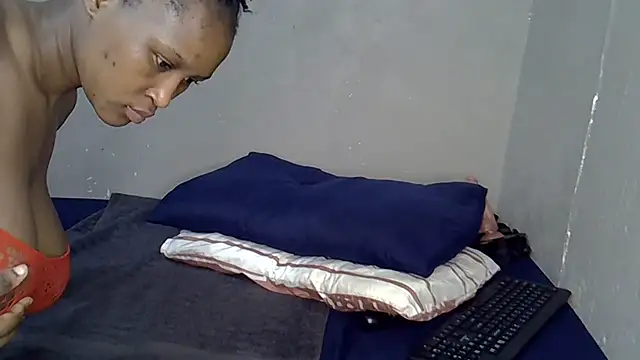 Bellabootie online show from October 23, 2025, 11:14 pm