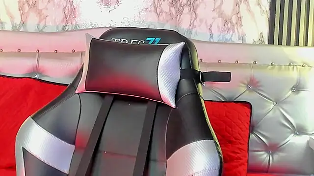 MaraBlake  online show from October 6, 2025, 9:48 pm