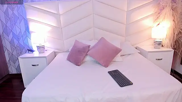 Charlotte hall  online show from September 24, 2025, 3:46 am