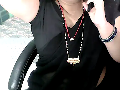 BABITA KUMARII online show from November 29, 2025, 4:51 pm