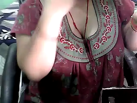 BABITA KUMARII online show from May 22, 2026, 6:28 pm