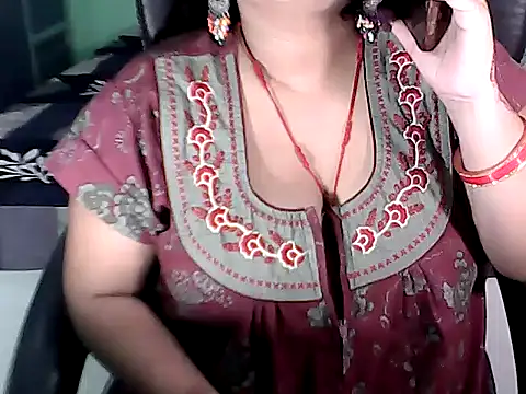 BABITA KUMARII online show from October 12, 2025, 4:08 pm