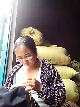 ttmxuxu online show from October 8, 2025, 7:54 am