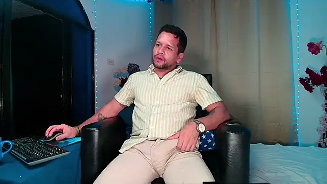 LucasGaeel online show from February 23, 2026, 1:29 am