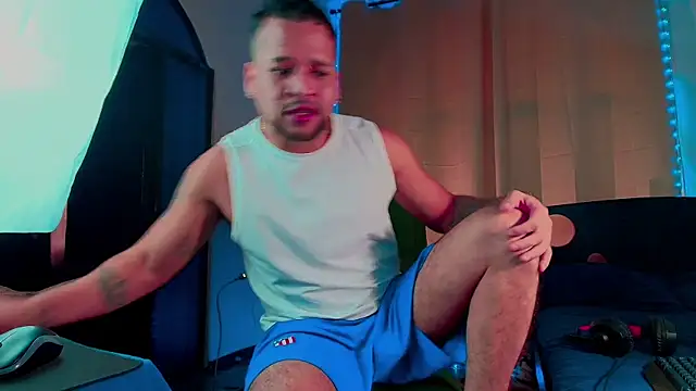 LucasGaeel online show from October 26, 2025, 9:04 pm