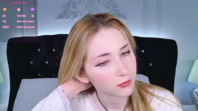 LiraKink online show from March 26, 2026, 6:44 am