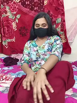 Love Queen11 online show from February 9, 2026, 4:49 pm