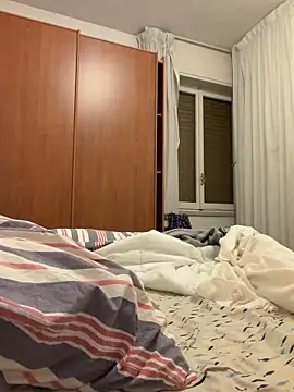 Snapshot of Italianofirenze chatting on December 22, 2025, 5:57 pm Italianofirenze online show from December 22, 2025, 5:57 pm