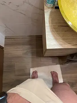 Snapshot of Italianofirenze chatting on December 15, 2025, 9:42 pm Italianofirenze online show from December 15, 2025, 9:42 pm